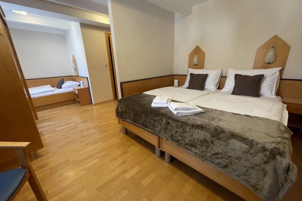 3 Bett